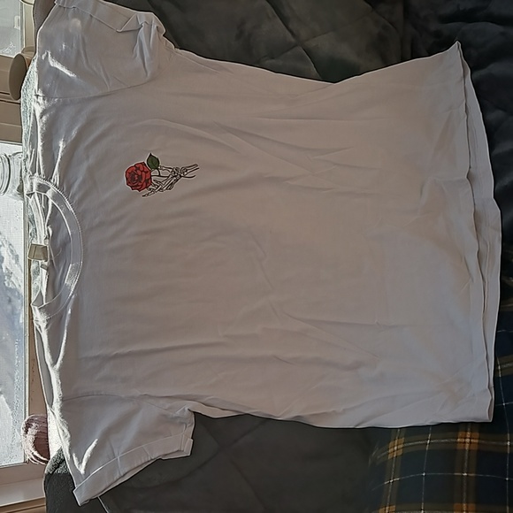 Graphic T shirt - Picture 2 of 3